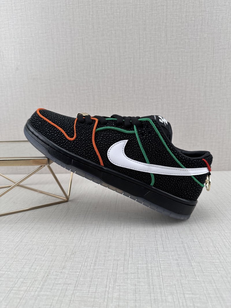 Bronx Girls Skate X Nike SB Dunk Low 'Black / White'