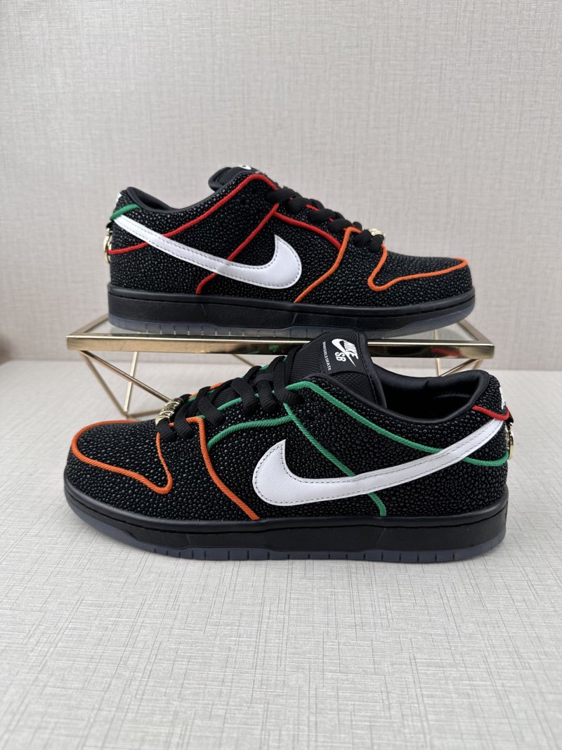 Bronx Girls Skate X Nike SB Dunk Low 'Black / White' view
