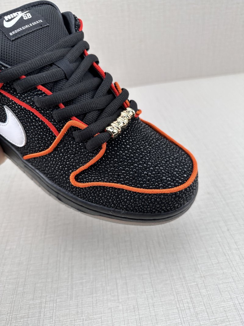 Bronx Girls Skate X Nike SB Dunk Low 'Black / White' view