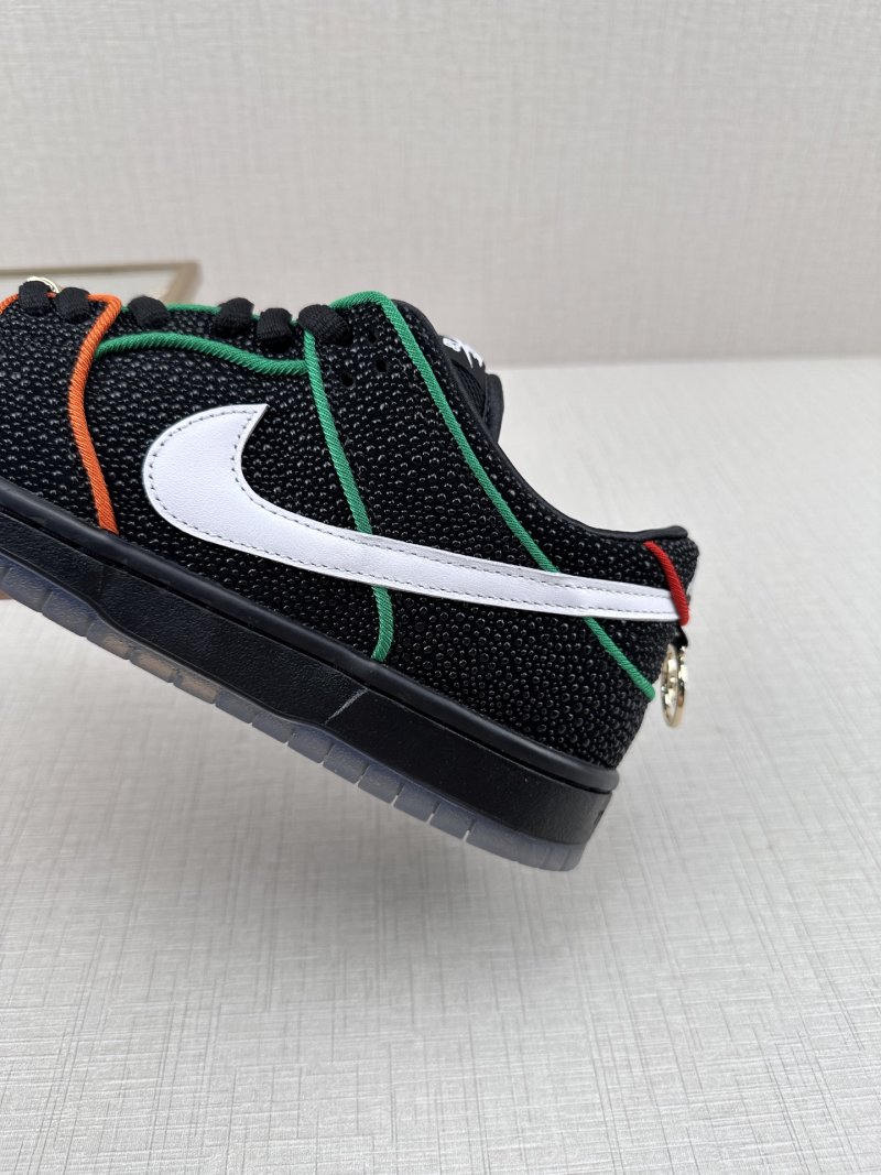 Bronx Girls Skate X Nike SB Dunk Low 'Black / White' view