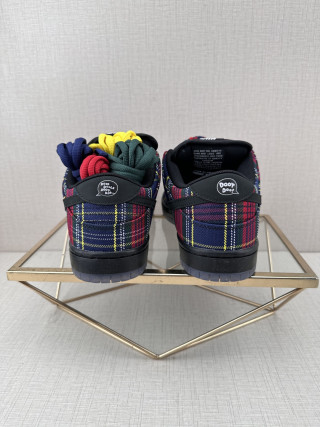 Nardwuar X Nike SB Dunk Low view 5