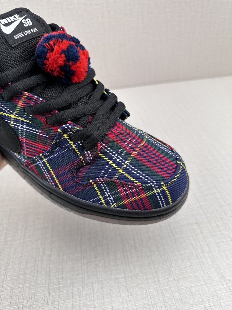Nardwuar X Nike SB Dunk Low view