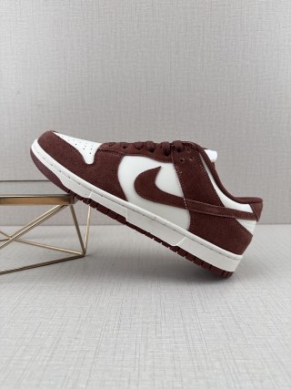 Nike Dunk Low view 1