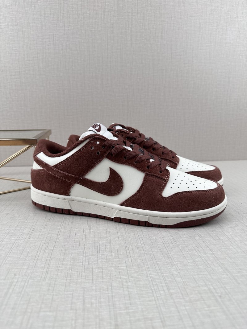 Nike Dunk Low view