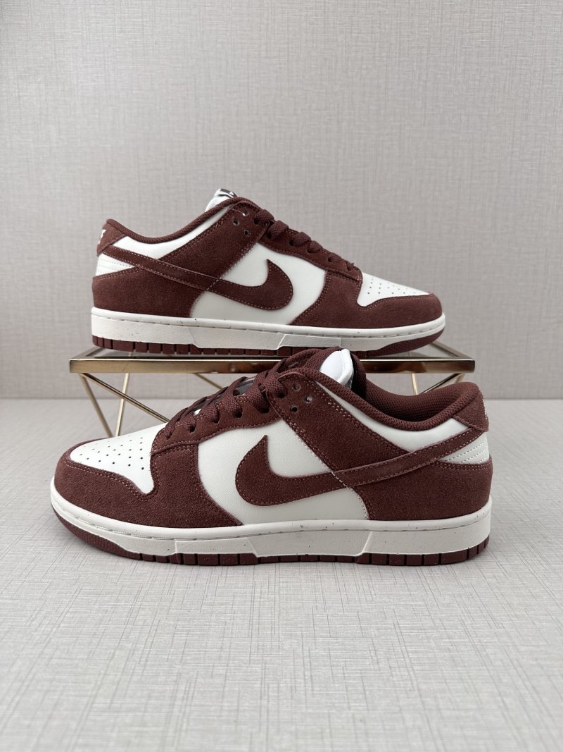 Nike Dunk Low view