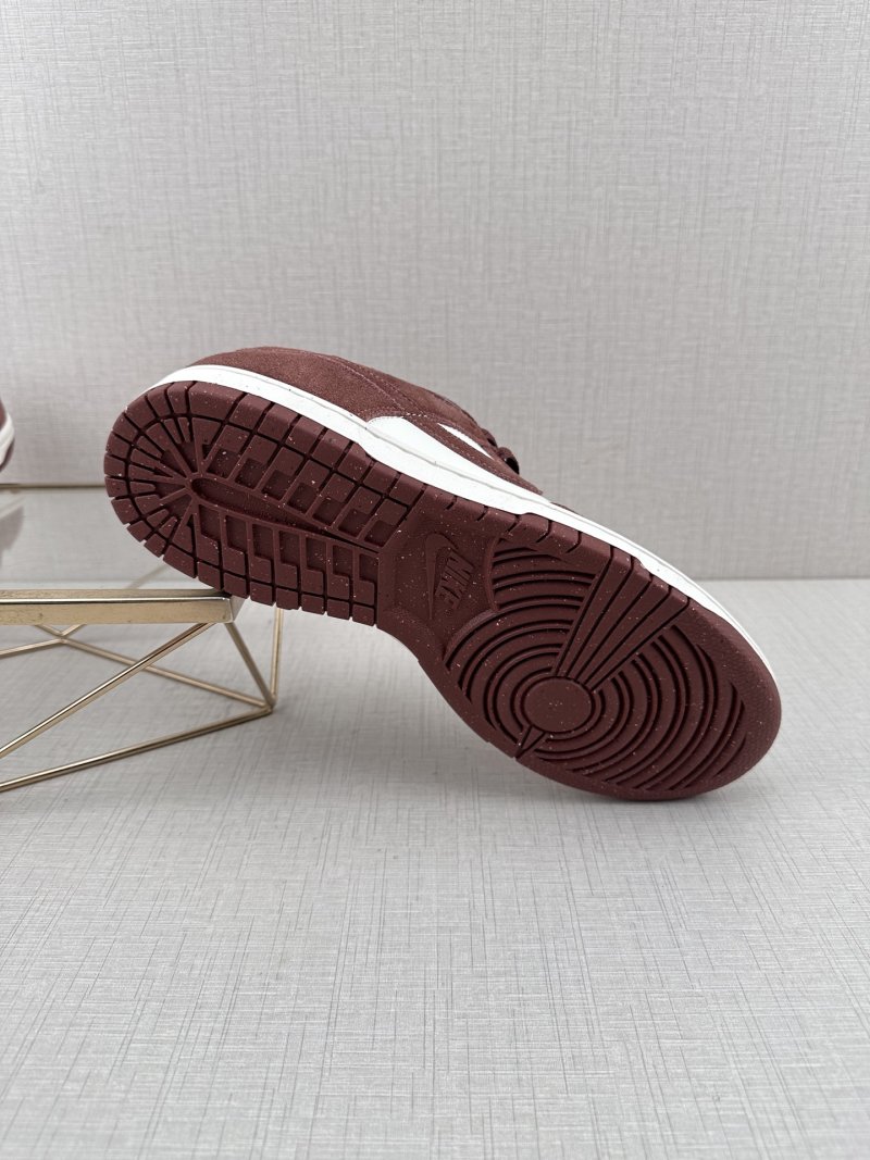 Nike Dunk Low view