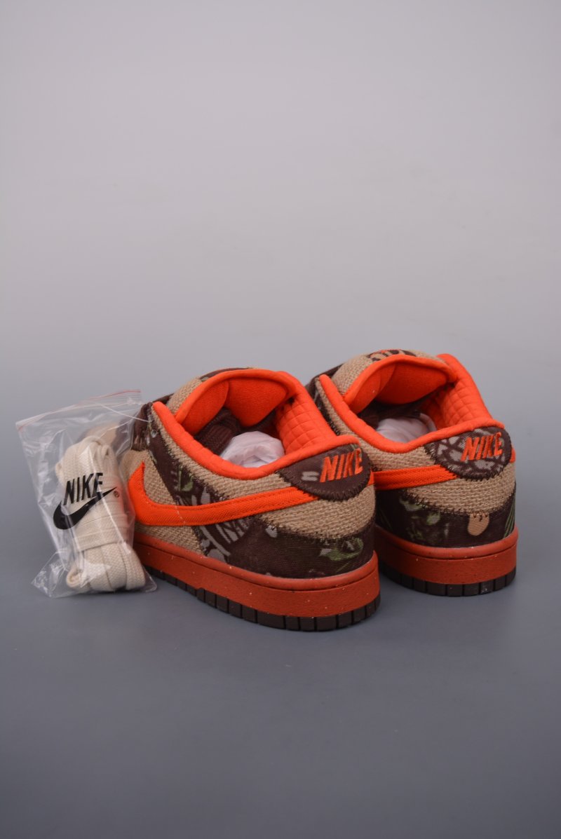 Nike Dunk SB Low Reese Forbes 'Orange' view
