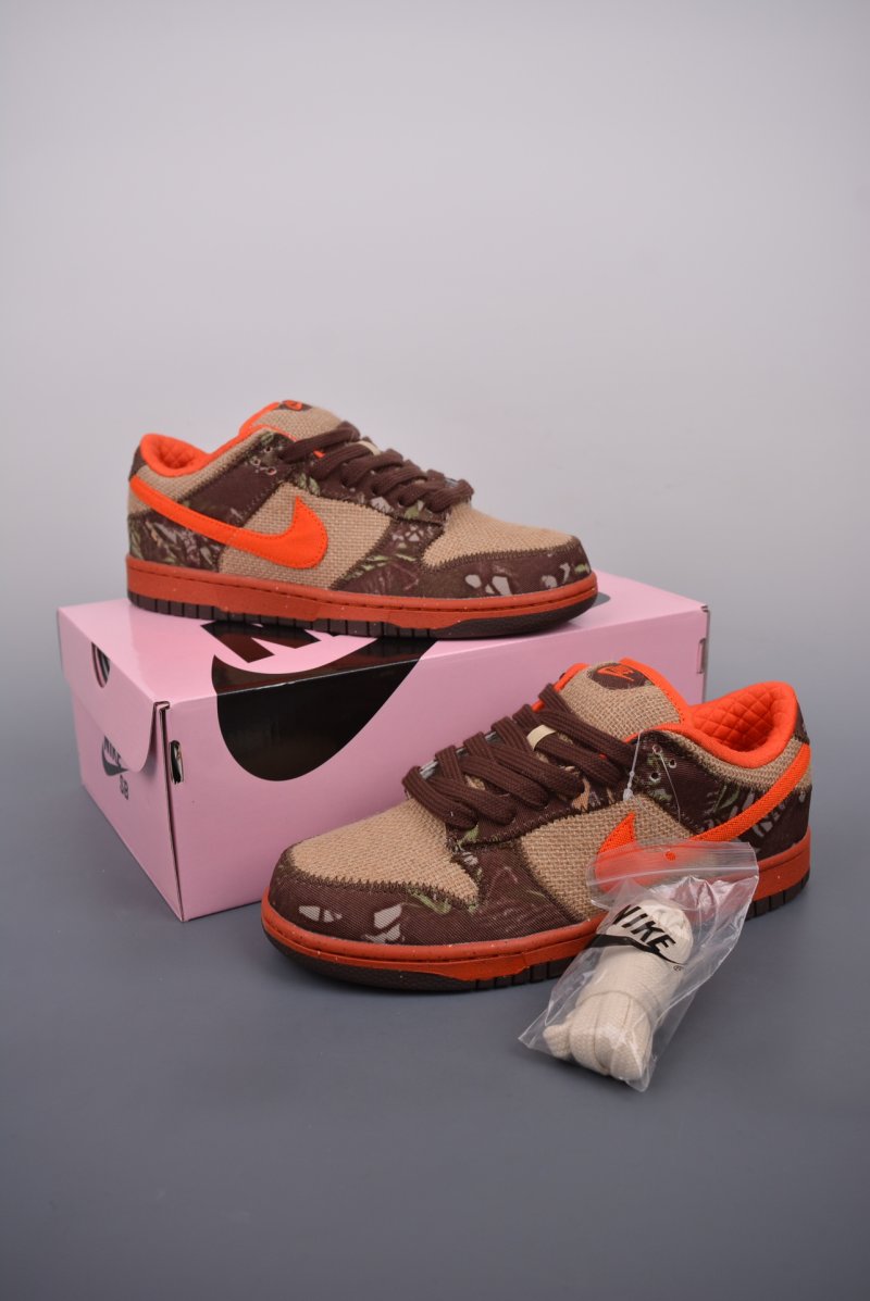 Nike Dunk SB Low Reese Forbes 'Orange' view