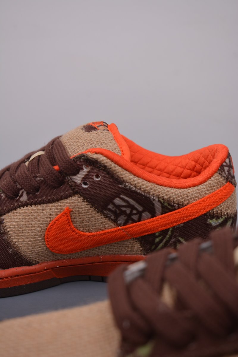 Nike Dunk SB Low Reese Forbes 'Orange' view