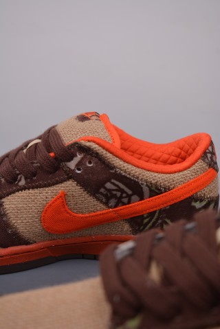 Nike Dunk SB Low Reese Forbes 'Orange' view 8