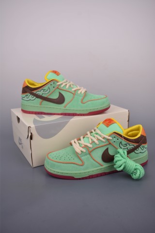 Nike Dunk SB Low Shenron 'Black' view 5