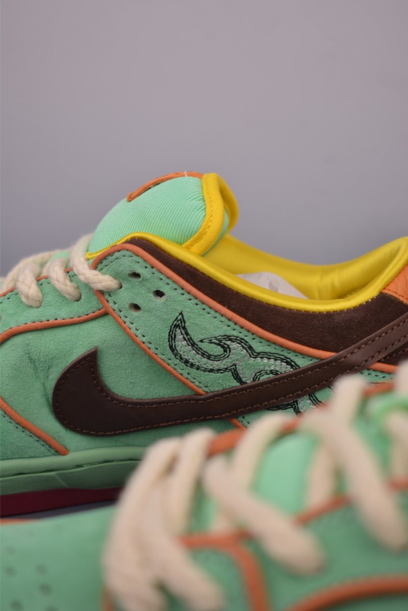 Nike Dunk SB Low Shenron 'Black' view