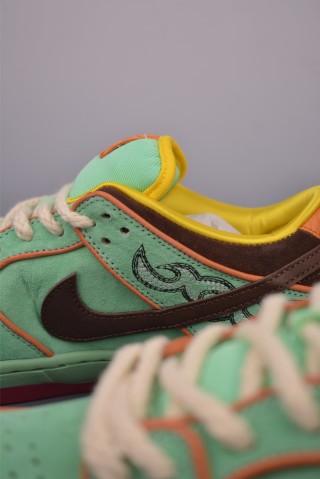 Nike Dunk SB Low Shenron 'Black' view 8
