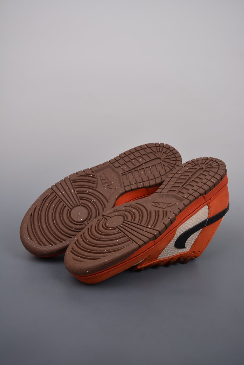 Nike Dunk SB Low Un-Hemp 'Orange' view