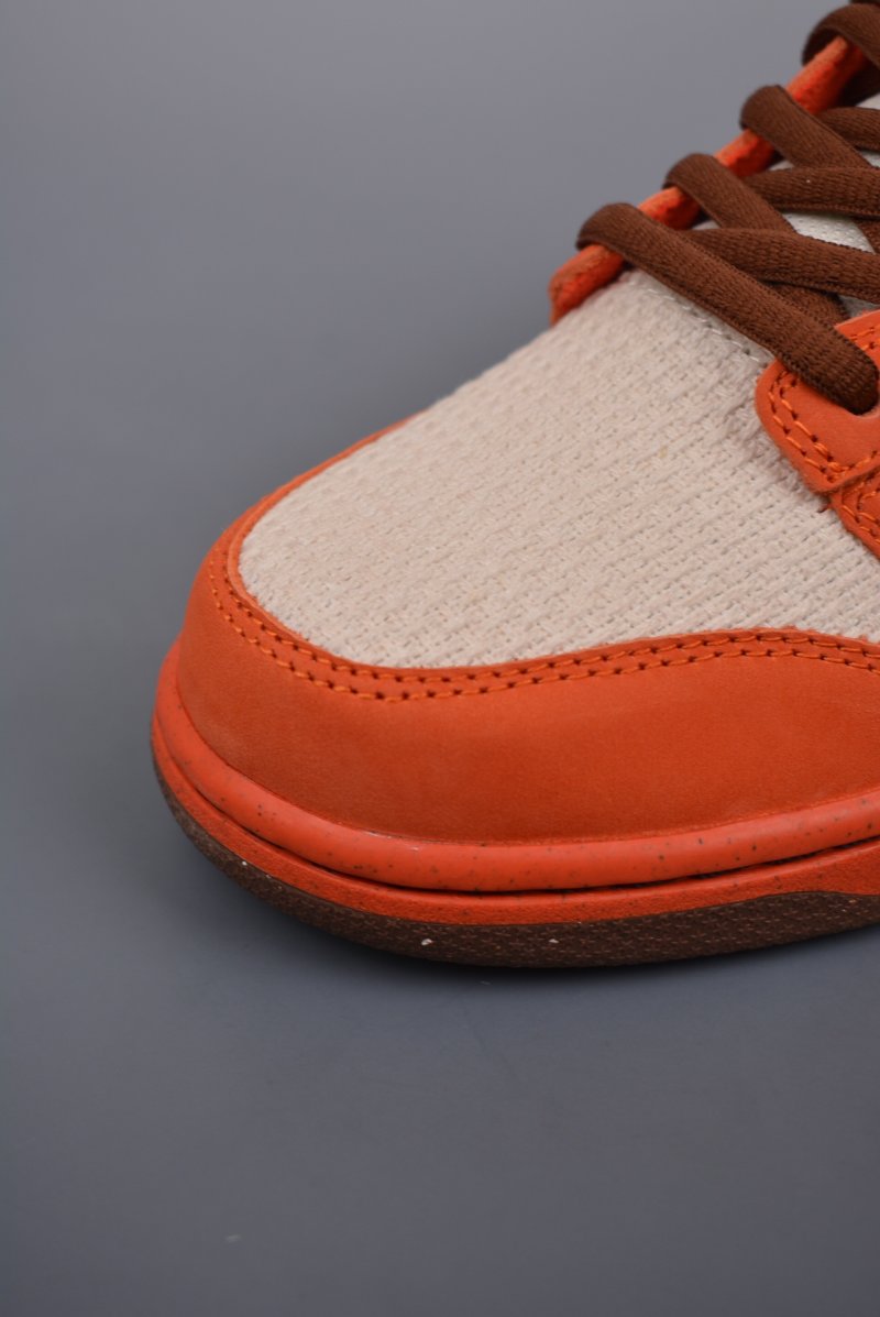 Nike Dunk SB Low Un-Hemp 'Orange' view