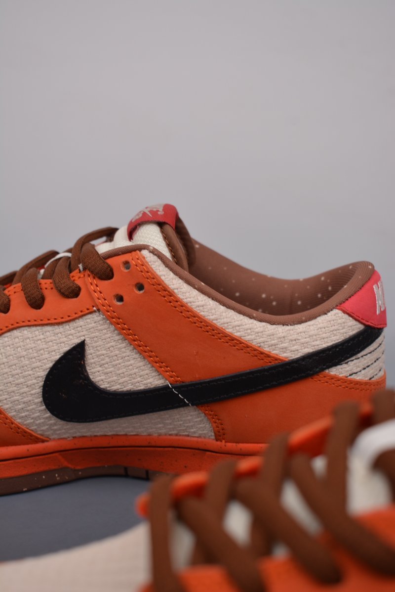 Nike Dunk SB Low Un-Hemp 'Orange' view