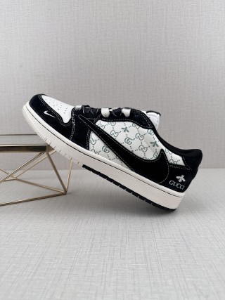 Nike SB Dunk Low view 1