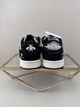 Nike SB Dunk Low view 5