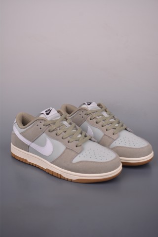 Nike SB Dunk Low view 1
