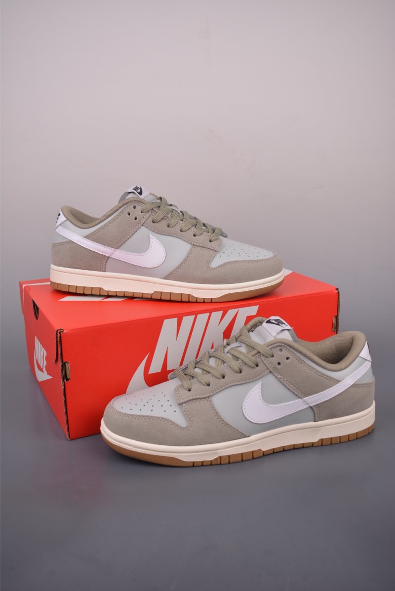 Nike SB Dunk Low view