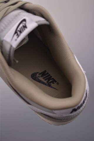 Nike SB Dunk Low view 9