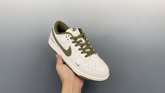 Nike SB Dunk Low 'Green' view 1