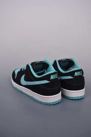Nike SB Dunk Low view 2