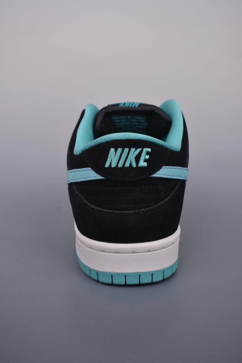 Nike SB Dunk Low view