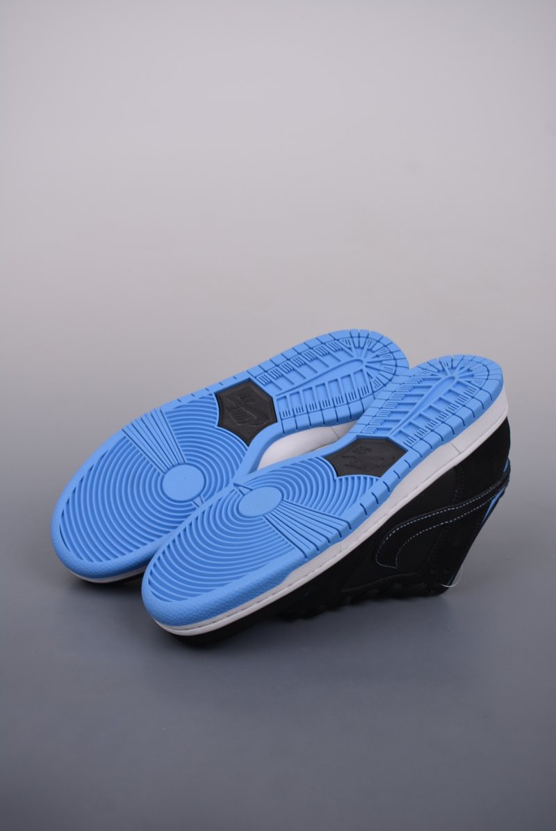 Nike SB Dunk Low view