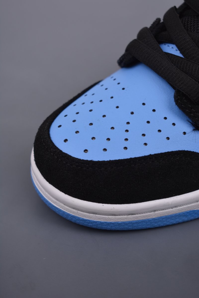 Nike SB Dunk Low view