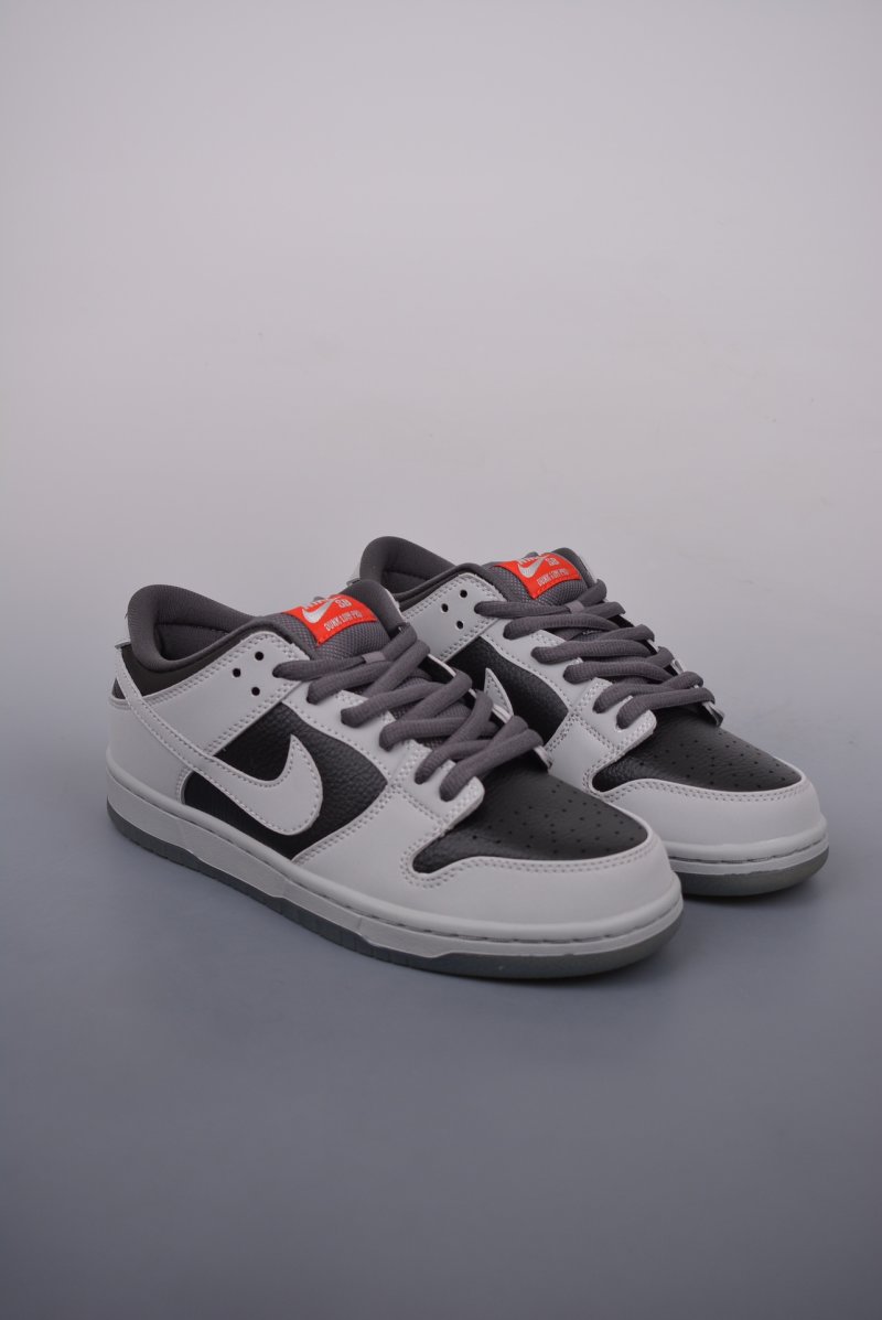 Nike SB Dunk Low