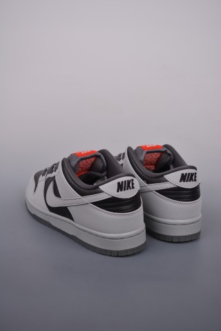 Nike SB Dunk Low view 2
