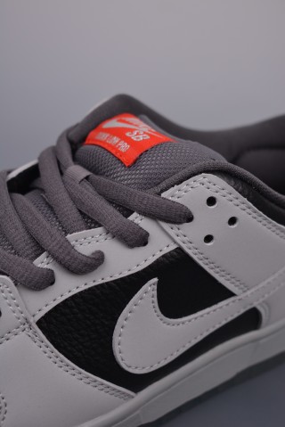 Nike SB Dunk Low view 7