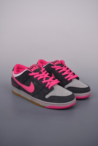 Nike SB Dunk Low view 1