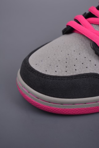 Nike SB Dunk Low view 6