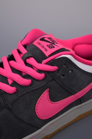 Nike SB Dunk Low view 7