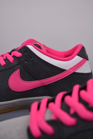 Nike SB Dunk Low view 8