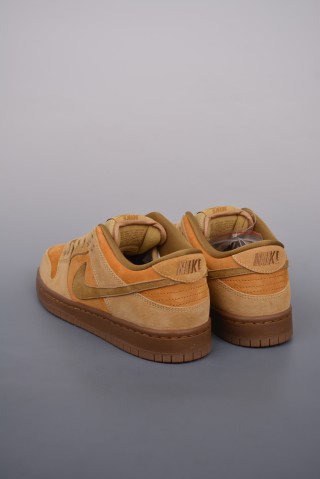Nike SB Dunk Low 'Yellow' view 2