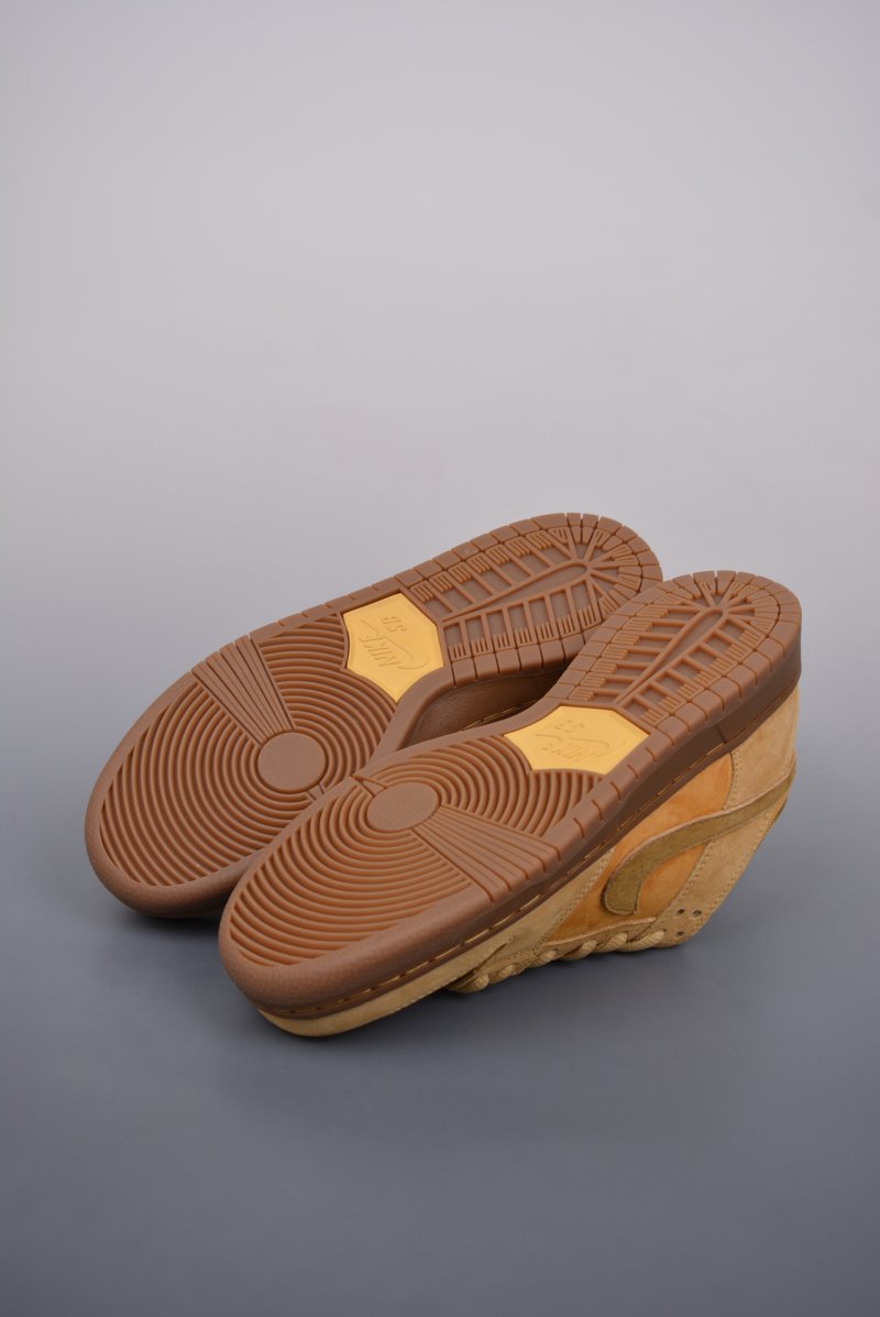 Nike SB Dunk Low 'Yellow' view