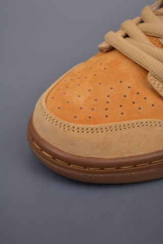 Nike SB Dunk Low 'Yellow' view 6