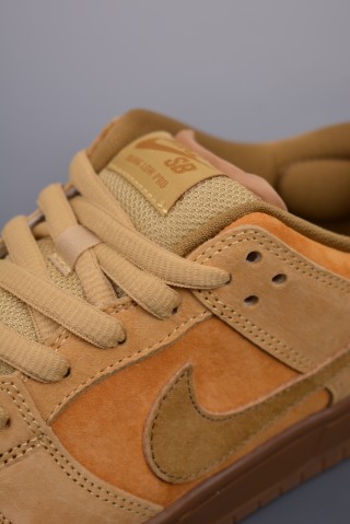 Nike SB Dunk Low 'Yellow' view 7