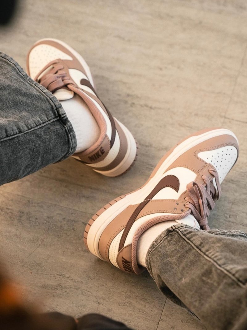 Nike SB Dunk Low 'Beige / Brown' view