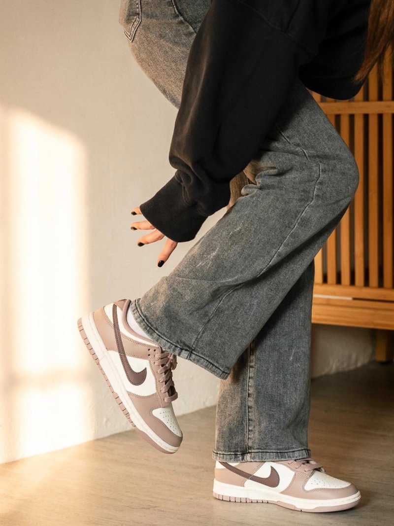 Nike SB Dunk Low 'Beige / Brown' view