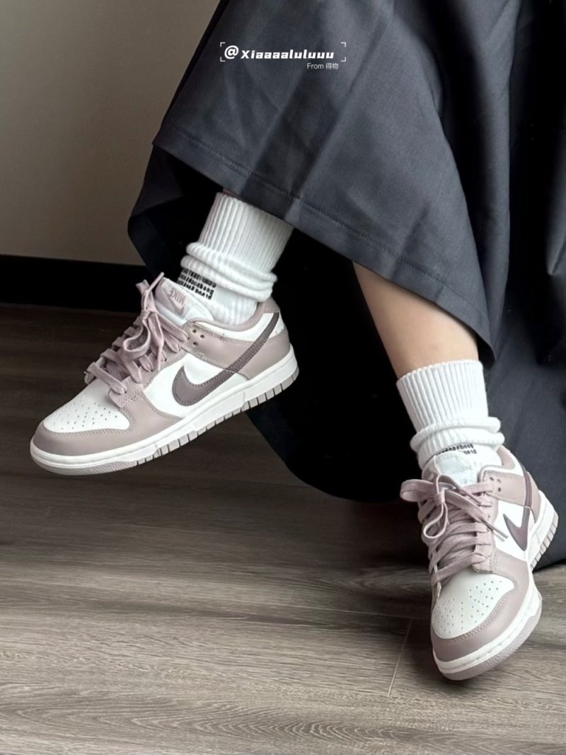 Nike SB Dunk Low 'Beige / Brown' view