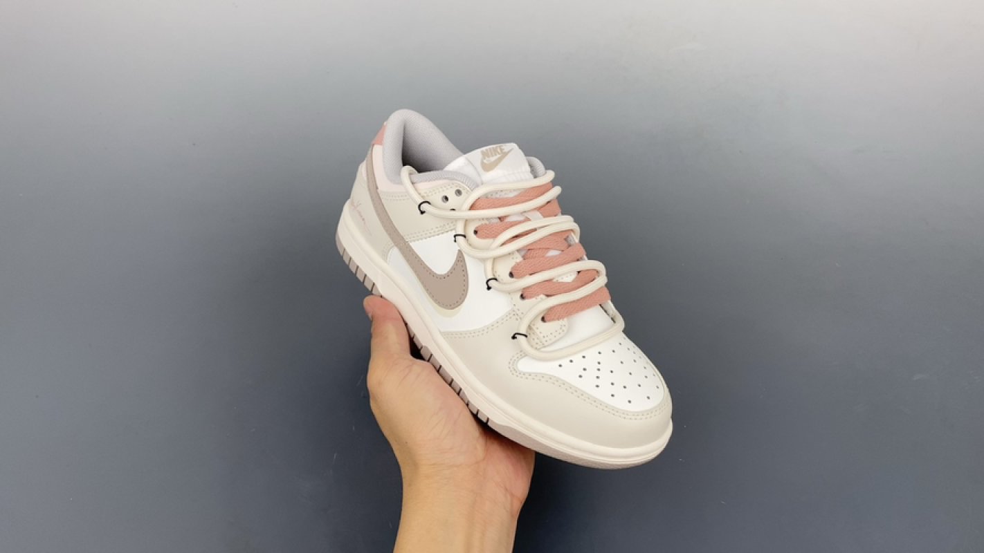 Nike SB Dunk Low 'Beige / Pink'