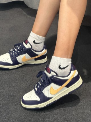 Nike SB Dunk Low view 3