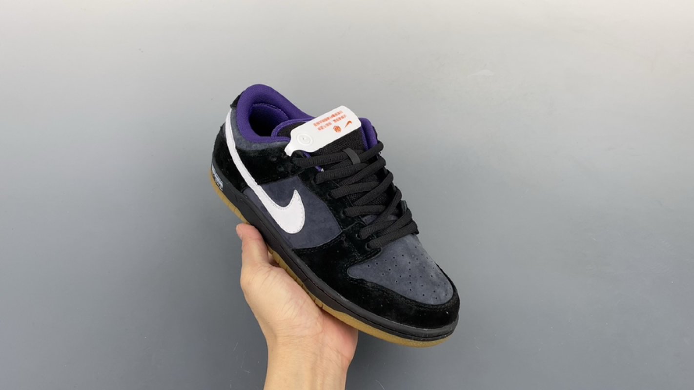 Nike SB Dunk Low 'Black / Purple'