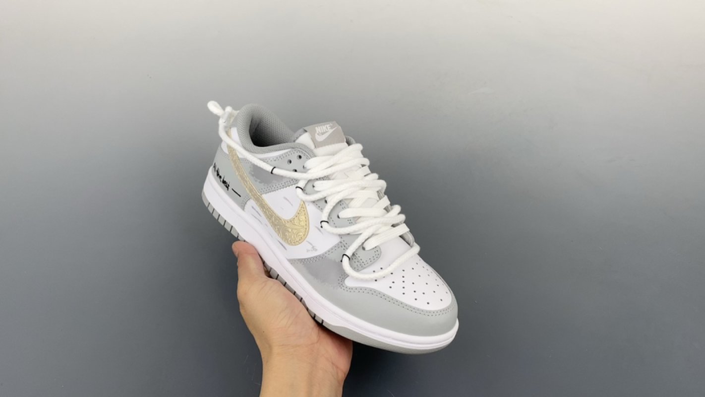 Nike SB Dunk Low 'Grey / White'