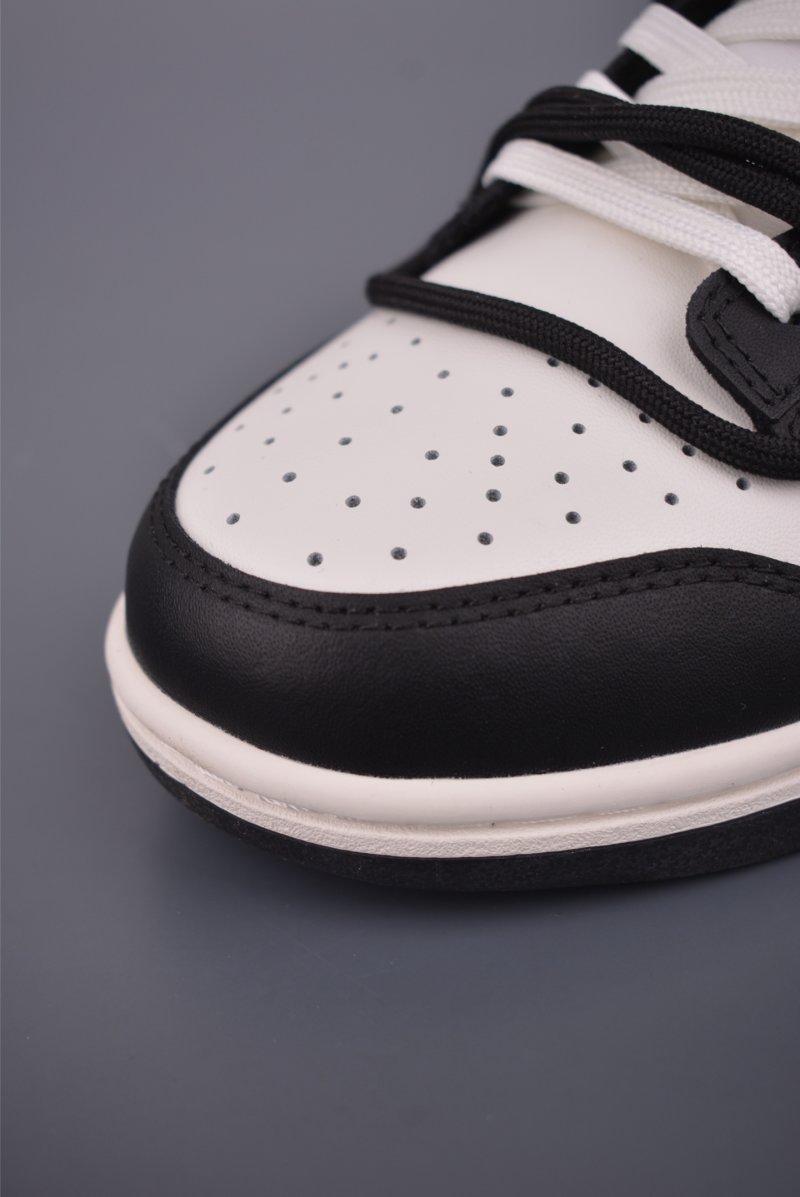 Nike SB Dunk Low Deconstruct view