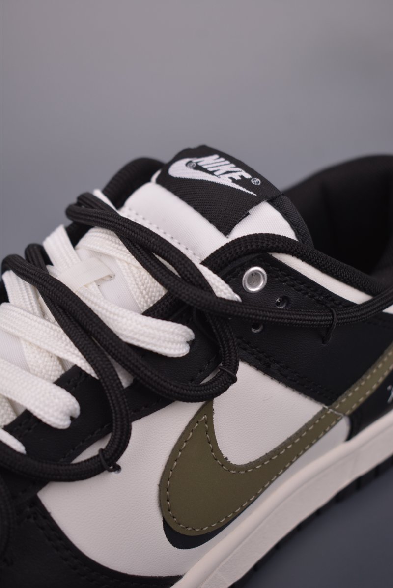 Nike SB Dunk Low Deconstruct view